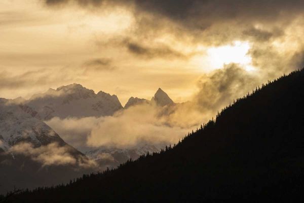 Alaska, Chilkat River Valley Mountain sunrise